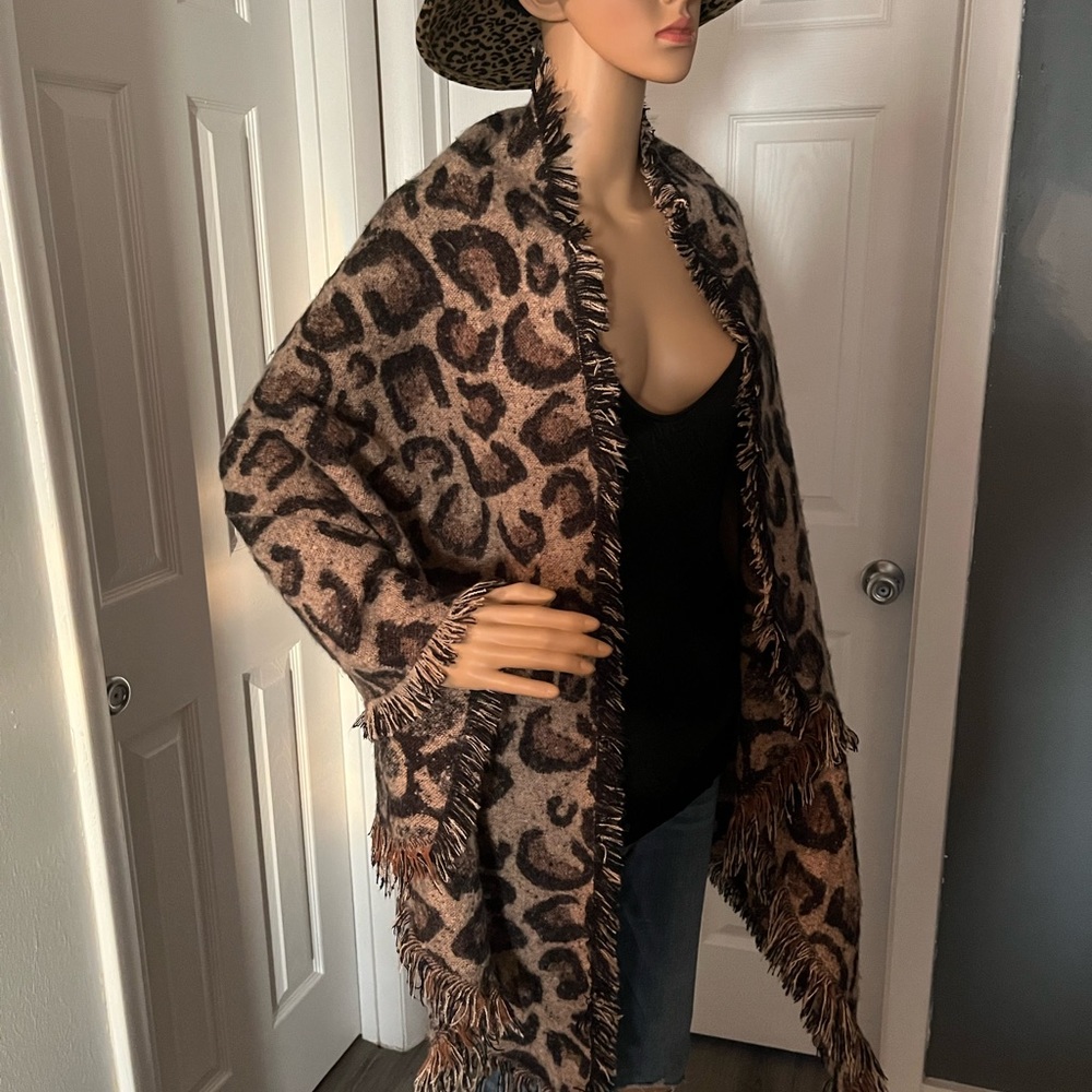 Wrap/poncho - Picture 2 of 4
